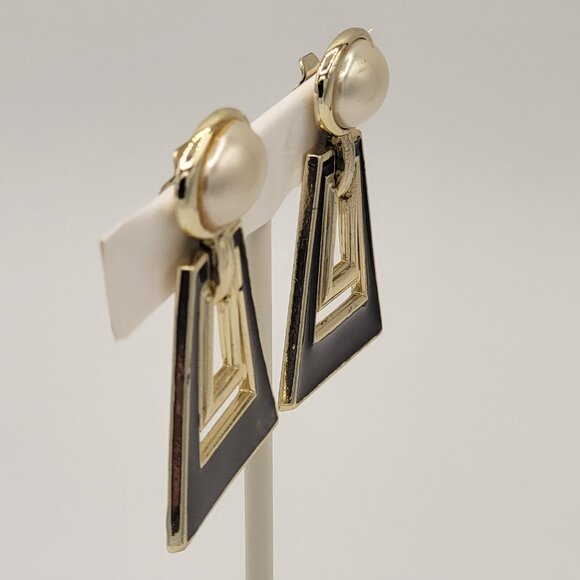 Large Geometric Faux Pearl Clip-on Earrings - Picture 4 of 5